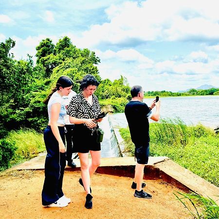 Wijesiri Family Guest House สิกิริยา ภายนอก รูปภาพ