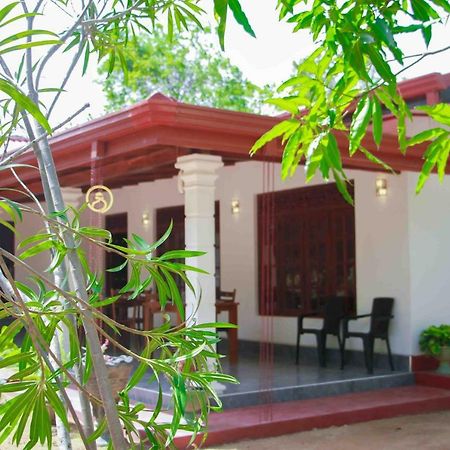 Wijesiri Family Guest House สิกิริยา ภายนอก รูปภาพ