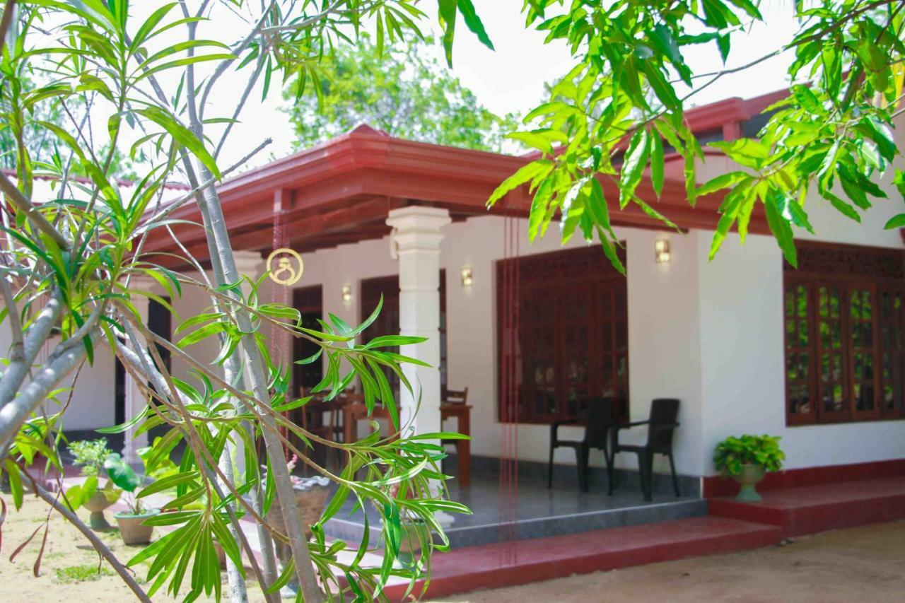 Wijesiri Family Guest House สิกิริยา ภายนอก รูปภาพ