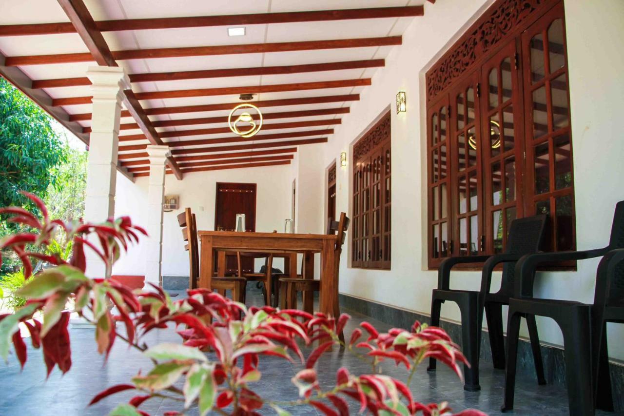 Wijesiri Family Guest House สิกิริยา ภายนอก รูปภาพ